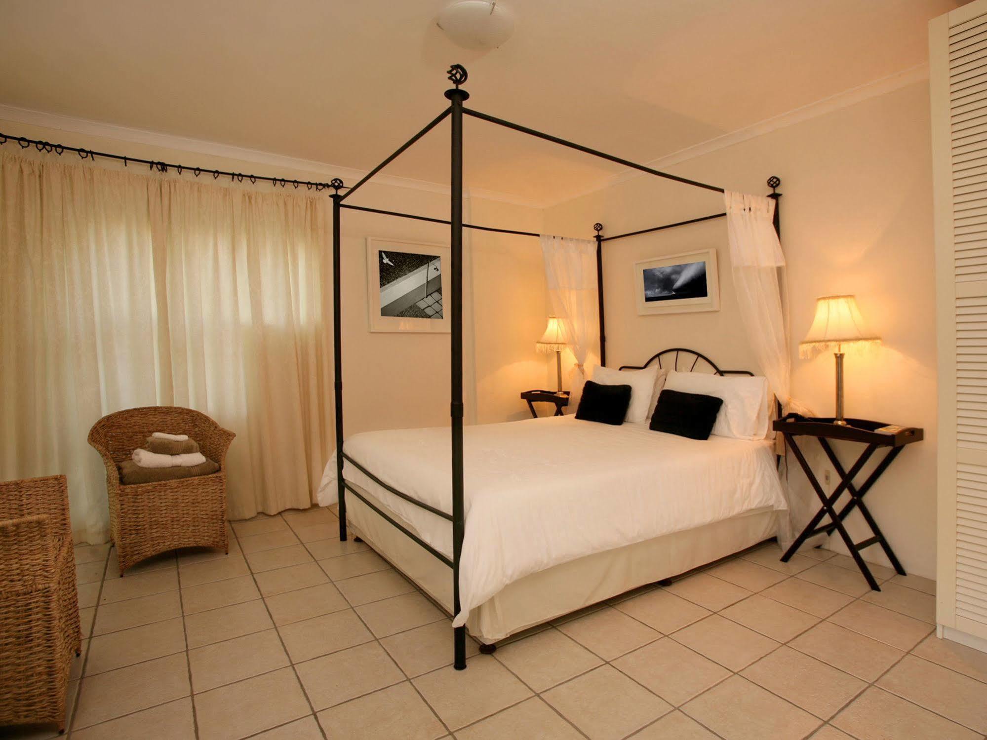 Art Gallery Guest House - Thandekayo Hout Bay Esterno foto