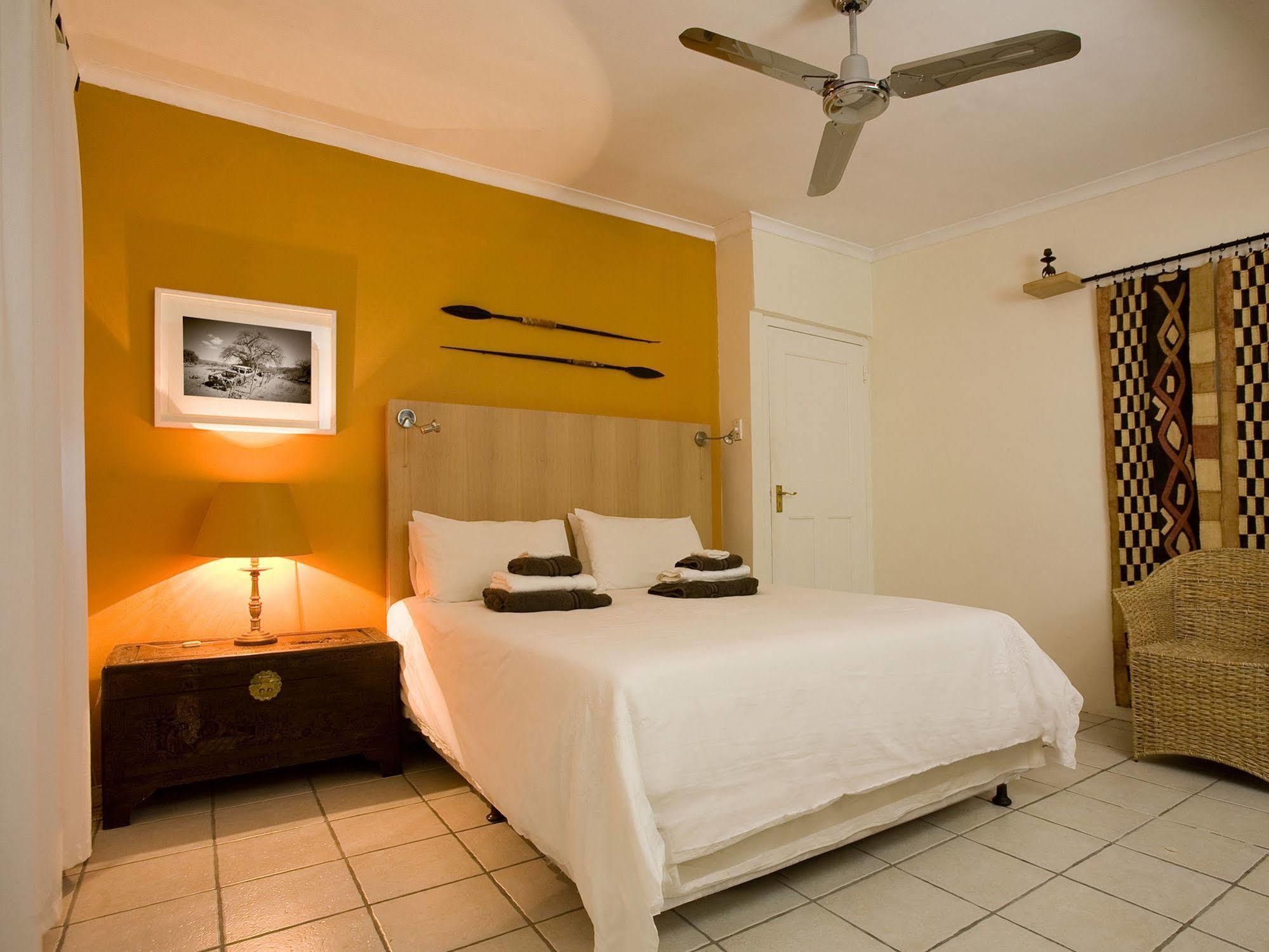 Art Gallery Guest House - Thandekayo Hout Bay Esterno foto
