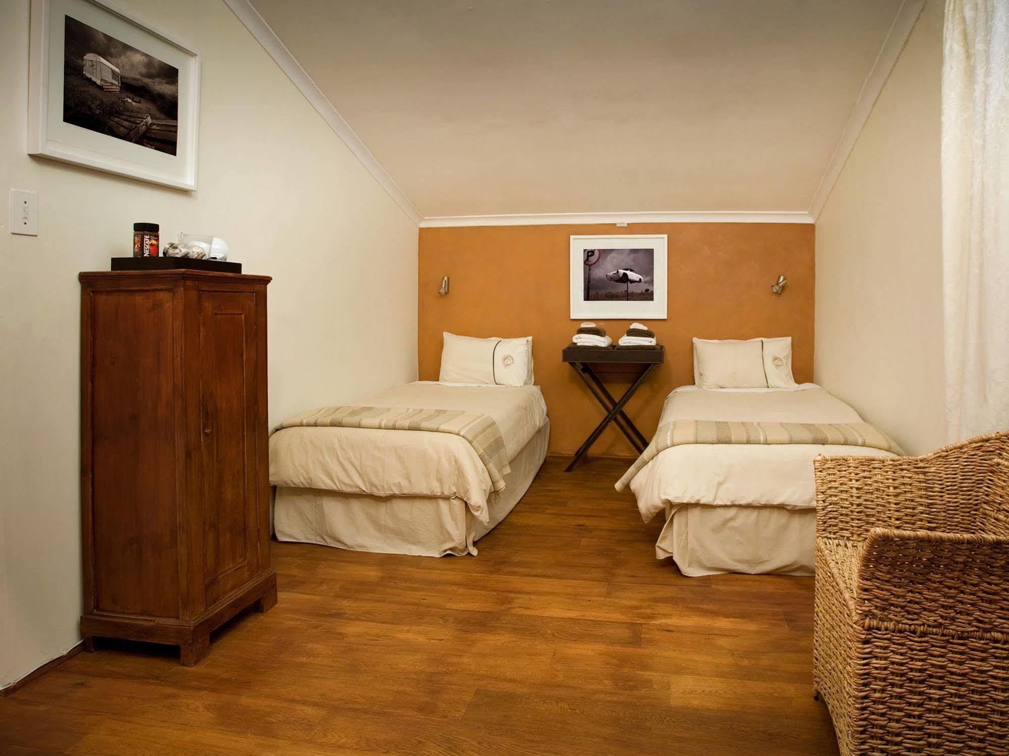 Art Gallery Guest House - Thandekayo Hout Bay Esterno foto