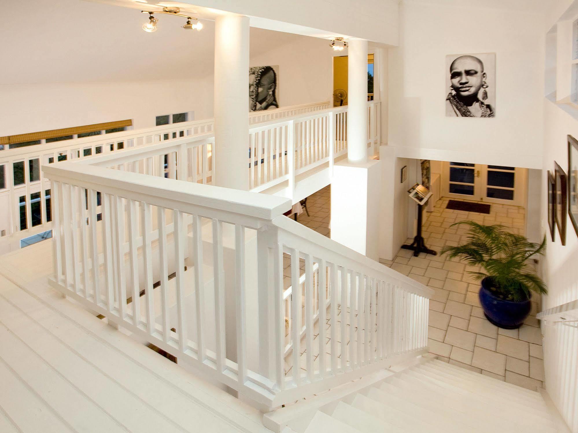 Art Gallery Guest House - Thandekayo Hout Bay Esterno foto